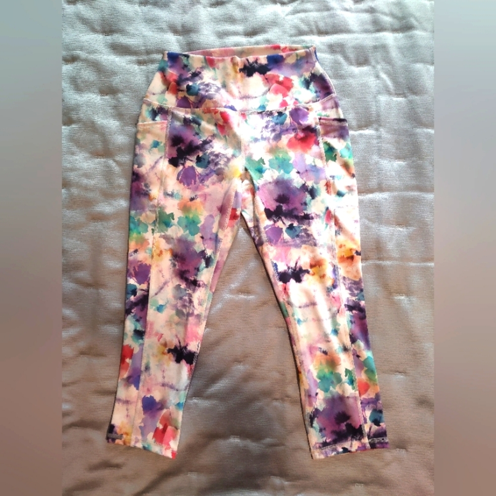 RBX Super Soft Capri Leggings, Size Medium.
